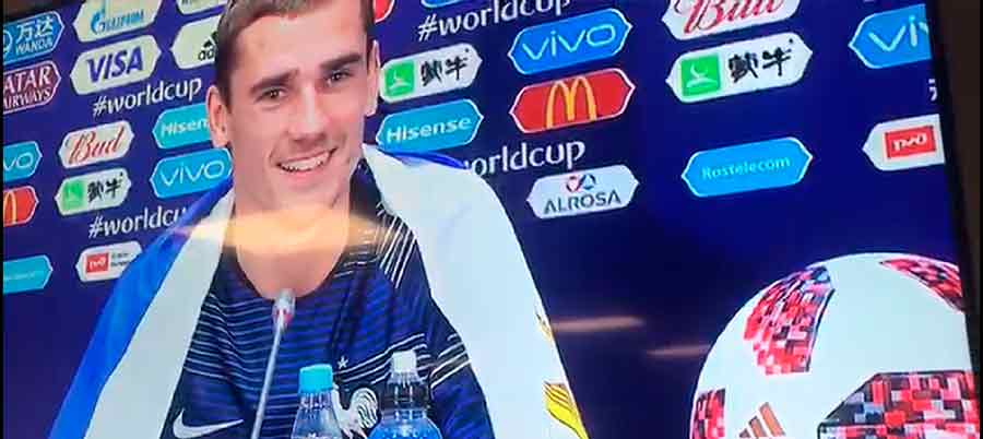 Griezmann bandera uruguaya